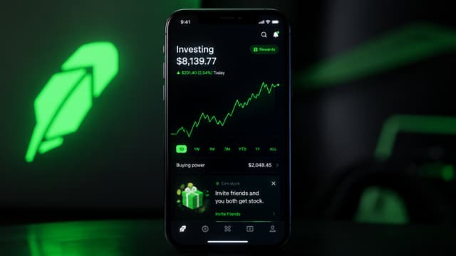 Robinhood cuts total workforce by 10%